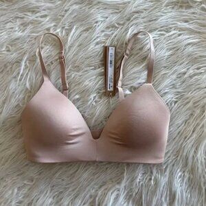 Skims Wireless Form T-shirt Bra Mica Size 30A NO TAGS